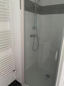 Appartements Un studio dans la residence SJT : photos des chambres