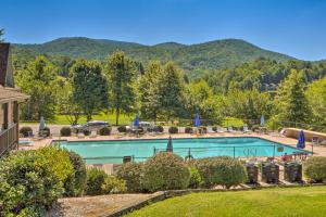 Charming Condo on Sky Valley Golf Course!