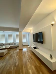 Golden Apartment