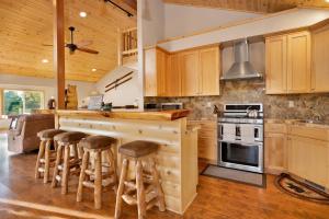 Silver Tip Chalet by Big Bear Vacations Game Tables Ultra Central Cozy Chalet