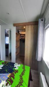 Tentes de luxe Mobil-home Loic camping les Dunes de Contis : photos des chambres