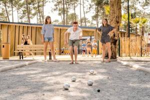 Tentes de luxe Mobil-home Loic camping les Dunes de Contis : photos des chambres