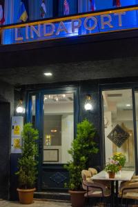 Linda Port Hotel