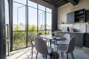 Roma 121 by Wynwood House