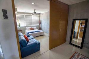 2 bd Loft in Versalles, Walk to the Beach!