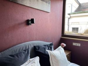 Rose cosy tiny studio with shared rooftop terrace and jacuzzi MK2