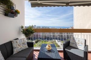 Tranquil Retreat w Balcony Sea View & Workspace