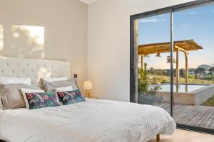 Villas Villa Nivalaggia avec piscine a 15-20min de Porto-Vecchio et de Bonifacio, sunsets sur les champs : photos des chambres