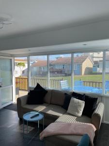 Surfs Up Lodge - Westward Ho!