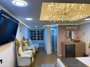 Nuevo y lujoso apartamento por el lleras (en el poblado )