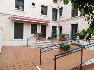 Entrenaranjos Calle Pérez de Castro