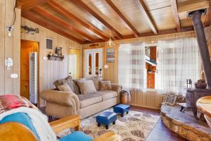 Ski View Chalet by Big Bear Vacations Central Moonridge Hillside Retreat