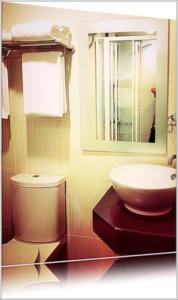 Deluxe Double Room room in Cozy At 9 Hotel And Kitchen
