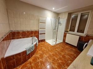 Gîte familial et équipé à la campagne avec terrasse, près de Pont-à-Mousson et de nombreuses activités - FR-1-584-73