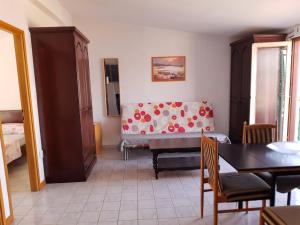 Apartments with parking space Pag - 21220