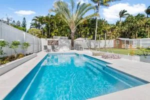The Sunrise Cubby House - Castaways Beach