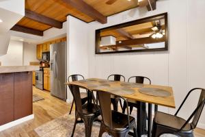 Summit View- Modern Two Story Furnished Resort Townhouse Condo- Walk to Ski Lift