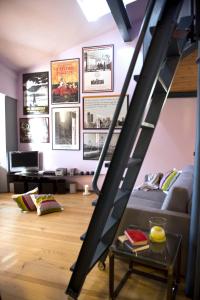 Casa Rossa - byMyHomeinComo