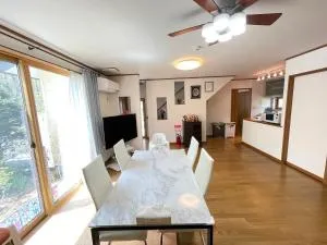 北軽井沢おもちゃ王国車5分 1棟貸切 107平米3LDK 雨もbbq可能 小学生無料 - 北轻井泽