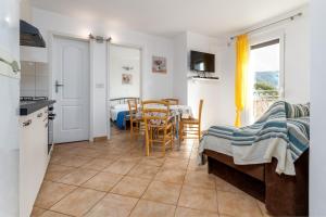 Apartments with parking space Baska, Krk - 13907