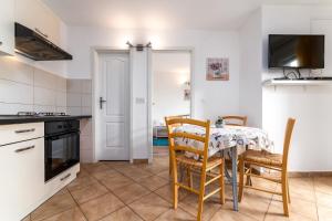 Apartments with parking space Baska, Krk - 13907