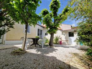 Maisons de vacances Maison paisible pres de la plage, 5 pers, jardin, animaux bienvenus - FR-1-706-7 : photos des chambres