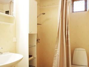 4 person holiday home in HÄLLEVADSHOLM-By Traum