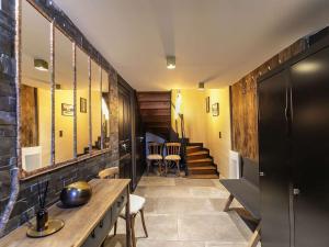 Maisons de vacances Maison Cauterets, 7 pieces, 8 personnes - FR-1-401-260 : photos des chambres