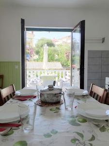 Apartments with parking space Palit, Rab - 14996