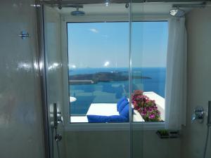 Superior King Suite with Caldera View