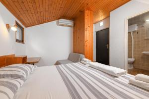 Apartments with parking space Premantura, Medulin - 2228