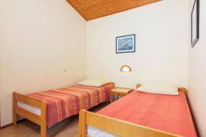 One-Bedroom Apartment with Terrace room in Apartments for families with children Banjole Pula - 2258