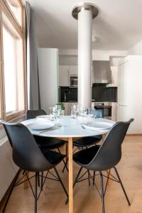 2ndhomes Stylish 1BR home with Balcony and Sauna in Kamppi Center