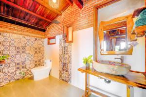 Suite Gia Đình Có Ban Công (Family Suite with Balcony)
