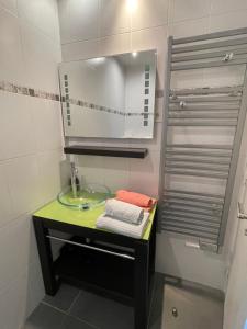 Maisonnette Studio bas Suquet, proche plage et palais