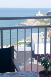 Comfortable and Elegant Seafront Apartment