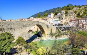 Maisons de vacances Amazing Home In Taulignan With Outdoor Swimming Pool, Wifi And 4 Bedrooms : photos des chambres