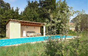 Maisons de vacances Amazing Home In Taulignan With Outdoor Swimming Pool, Wifi And 4 Bedrooms : photos des chambres