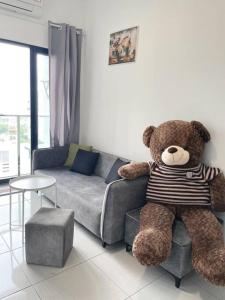 HomeFeel Netflix Youtube Free WiFi and Parking - MSuite at Bandar Manjalara, Near to DesaPark, Arkadia, One Utama, Kepong, Sri Damansara, Kota Damansara, Kuala Lumpur