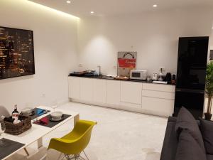 Stylish Central Apartment in Kolonaki (walking distance to Syntagma)