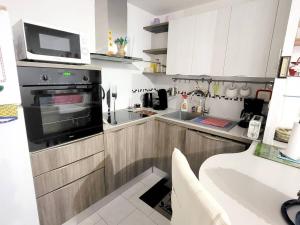 Appartements Appartement T3 - Parking - Piscine, Tennis, Proche Plages et Commerces - Six-Fours-les-Plages - FR-1-316-50 : photos des chambres