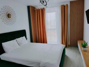 Summer Smile II by Euxin Accomodations