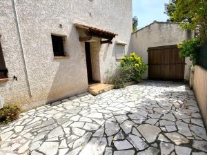 Appartements Villa T4 climatisee, rez-de-jardin, parking prive, proche plage et commerces - FR-1-316-182 : photos des chambres