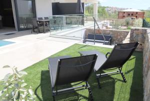 Brand new apartment with private pool