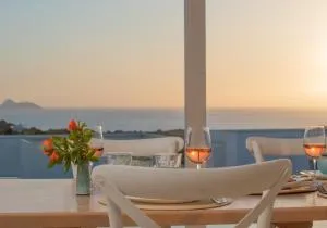 VILLA LEVANTA - Stilvolle, geräumige Luxus-Steinvilla ebenerdig spektakuläre Aussicht durchdachter Komfort in Toplage Sonnenuntergang Meer Infinity-Pool Privatsphäre - Lístaros