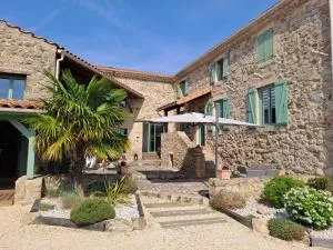 Domaine Saint Claude - Gîte , Chambres d'hôtes & hébergement insolite - Chavanay