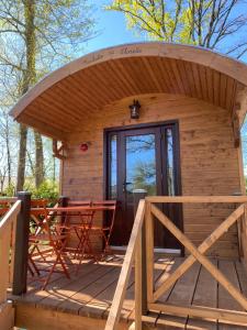 Sejours a la ferme Les Roulottes de l Herm Piscine Jacuzzi Perigord : photos des chambres