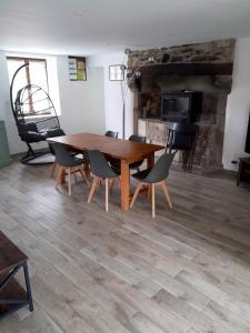 Maisons de vacances Maison de 3 chambres avec jardin clos et wifi a Quettehou : photos des chambres