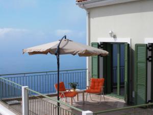 Three-Bedroom Apartment with Terrace and Sea View-Split Level