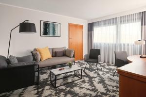 Junior Suite, Suite, 1 King room in Sheraton Frankfurt Airport Hotel & Conference Center